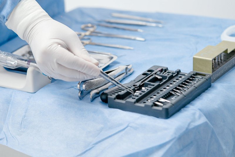Umicore MDS - PLATUNA PT - Platinum coating for medical technology - Surgical instruments and microcomponents