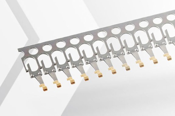 Umicore MDS - AURUNA 8000 - Nachhaltige Hochgeschwindigkeits‑Hartvergoldung - Hartgold Steckerstreifen